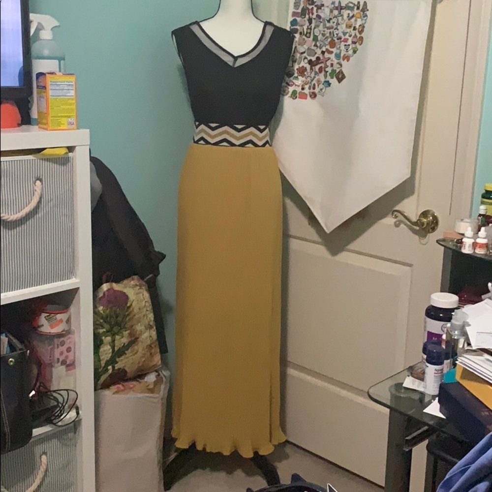 Philosophy Size XL Pleated Maxi Skirt
